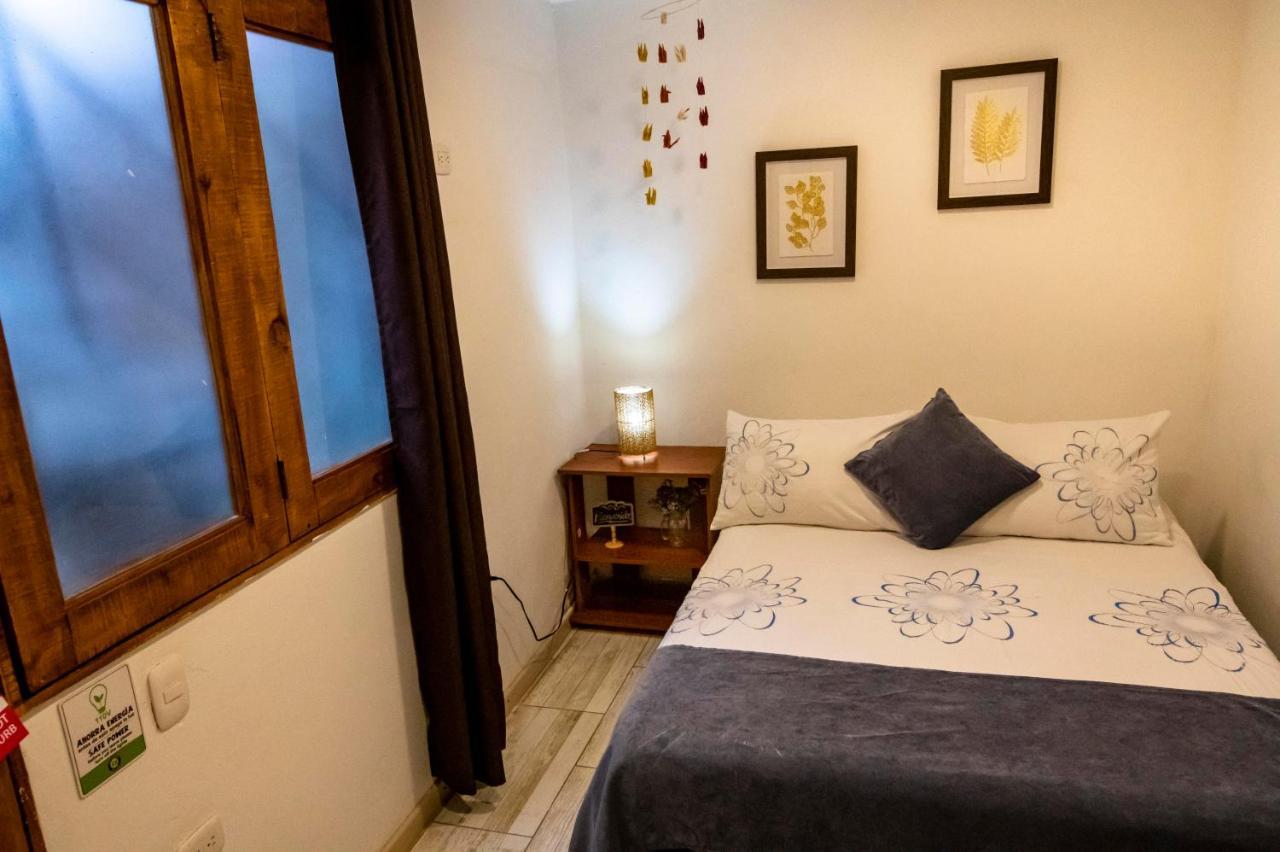 Adn Algo De Nosotros - Malaika Hostel Medellin Ngoại thất bức ảnh