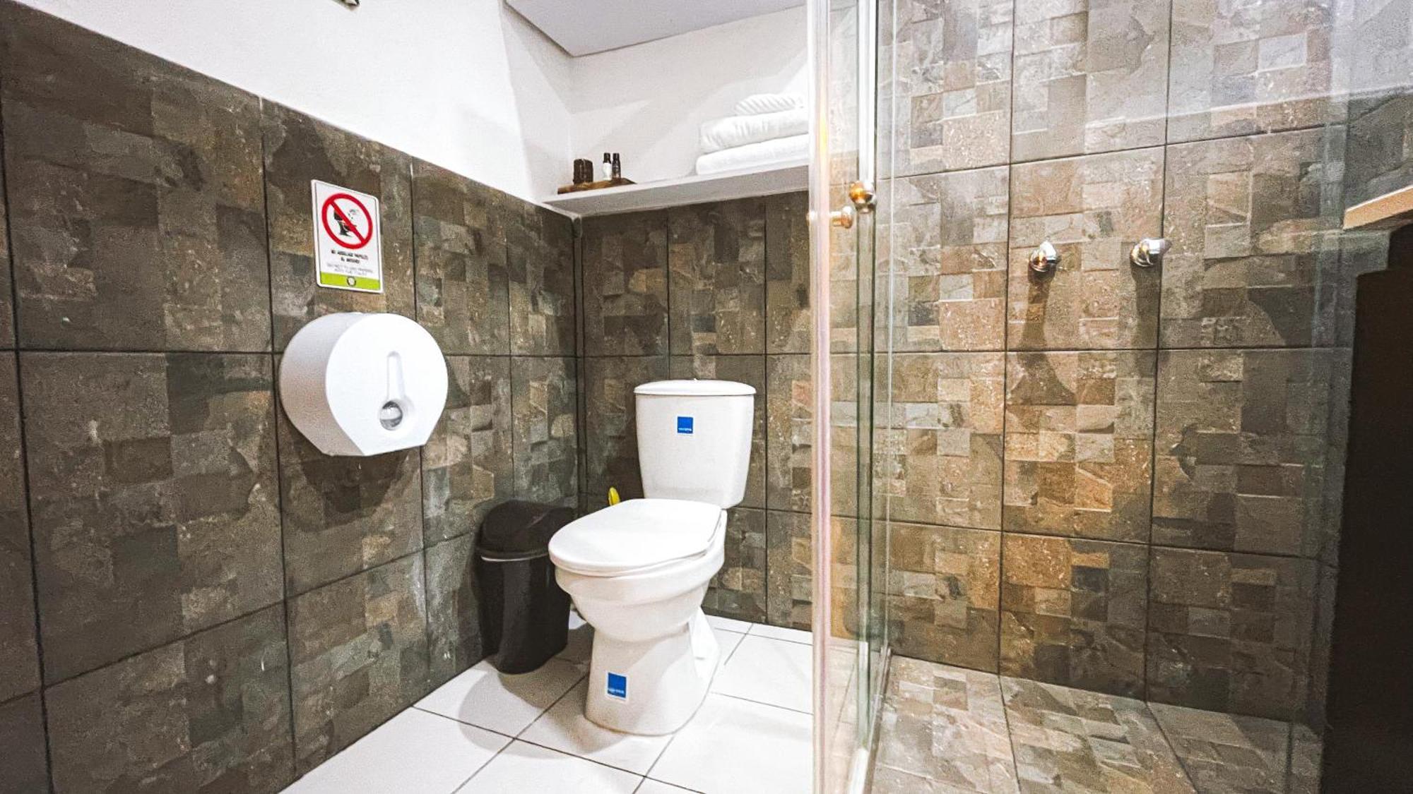 Adn Algo De Nosotros - Malaika Hostel Medellin Ngoại thất bức ảnh